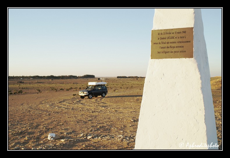 124 Colonne du monument Leclerc a Ksar Ghilane